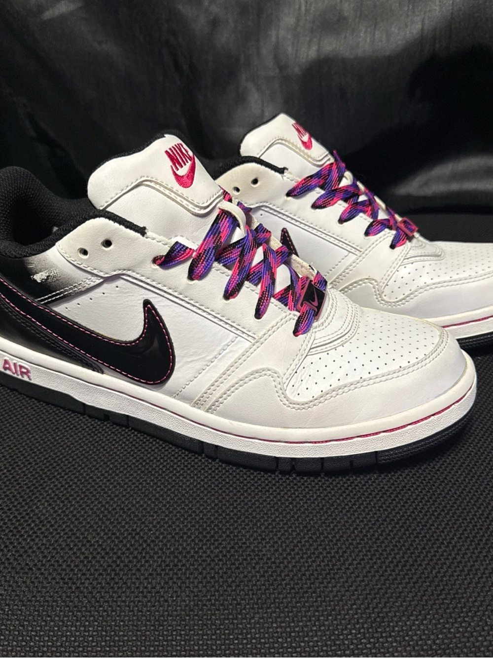 Nike Air Prestige Sneakers - Women Size 7 - White Black Classic Air Nike 1